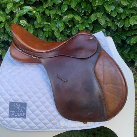 Image 5 of Bates Caprilli 17.5 inch gp saddle