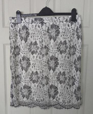 Image 1 of Pretty ladies Grey Flowered Lace Skirt By Creation - Size 14