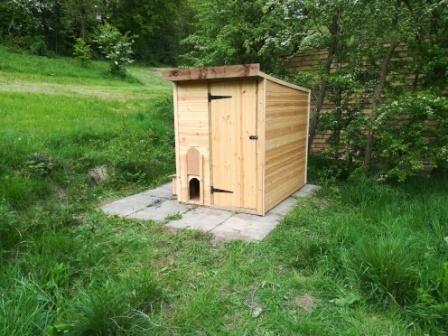 Image 2 of Hen house, walk in, easy clean