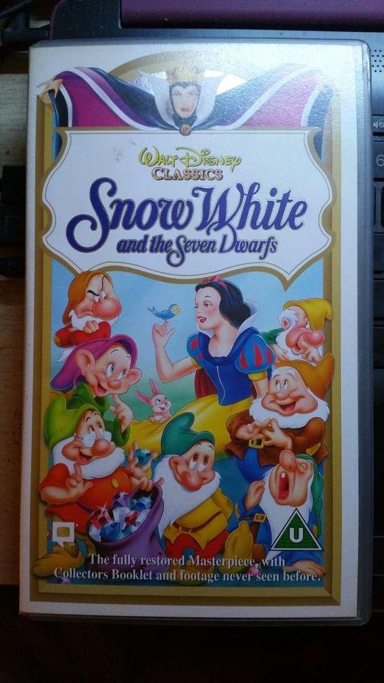 Preview of the first image of Walt Disney Snow white & the seven dwarfs video.