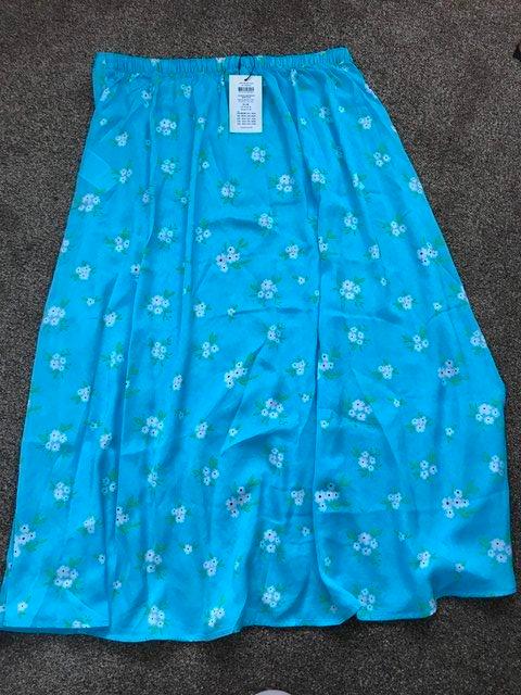 Preview of the first image of Jaqueline De Yong floral blue Skirt size L UK size 12.