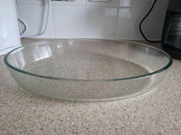 Image 1 of Pyrex Oval Glass Roasting Dish Large 4L