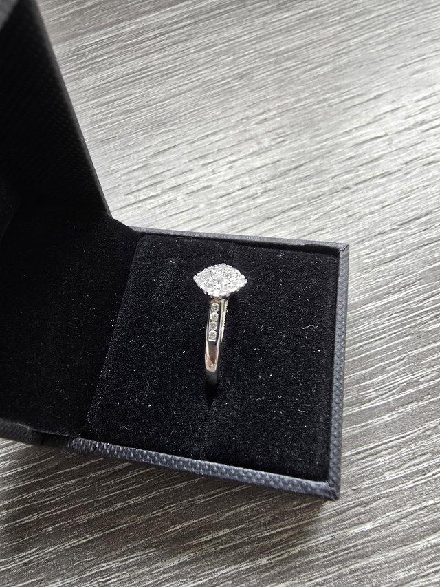 BEAUTIFUL H SAMUEL WHITE GOLD .66CT DIAMOND RING COMPLETE W — photo 2 of 3