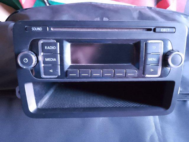 Preview of the first image of Volkwagon T5 van original CD/radio.