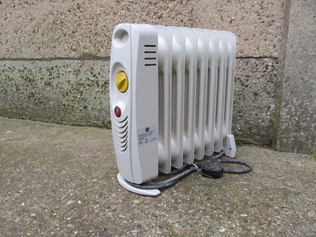 Preview of the first image of Argos 800Watt Oil Filled Radiator.