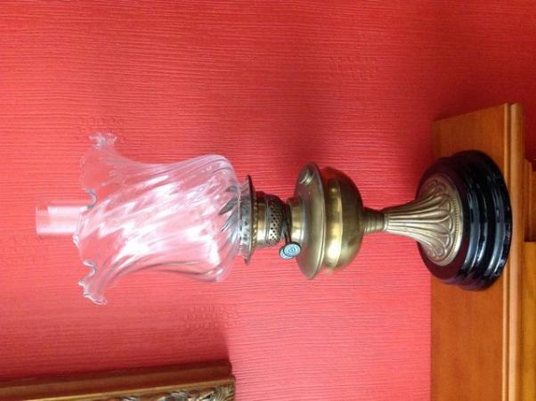 Image 2 of A stunning Antique Oil Lamp