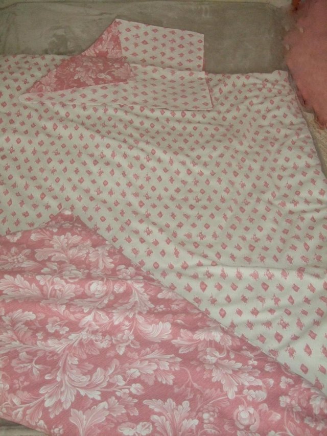 Preview of the first image of Single Pink/White Duvet Cover and Pillowcase.