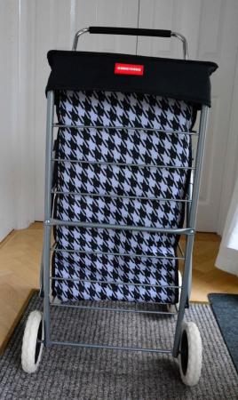 Image 1 of Foldable shopping trolley in excellent condition
