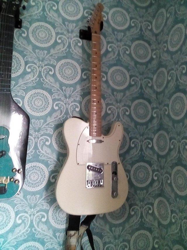 Preview of the first image of Fender telecaster 2009 Old Ivory mex £500.