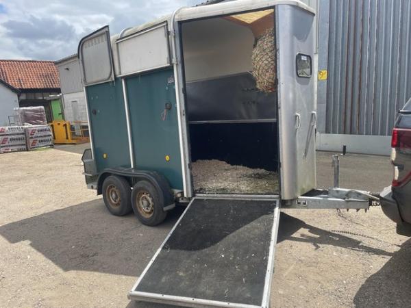 Image 3 of Ifor Williams 505 horse trailer