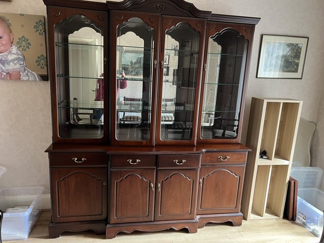 Preview of the first image of Free Second Hand Display Cabinet.
