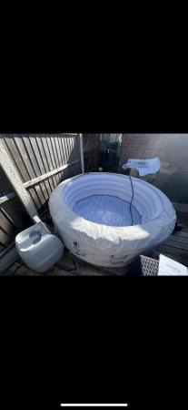 Image 3 of Lay-z-spa vegas hot tub