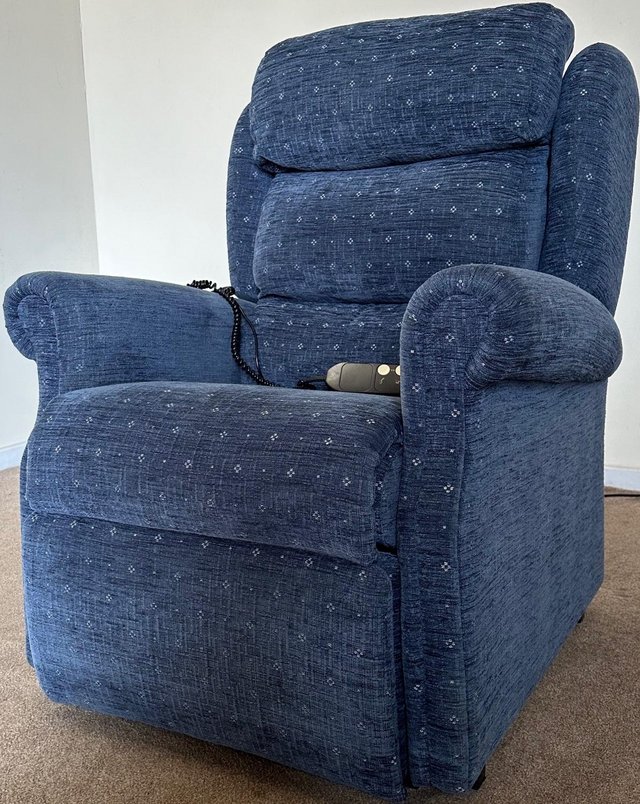 Preview of the first image of PRIMACARE ELECTRIC RISER RECLINER BLUE CHAIR ~ CAN DELIVER.