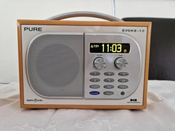 Image 1 of Pure Evoke 1S Digital Radio & Aux Speaker