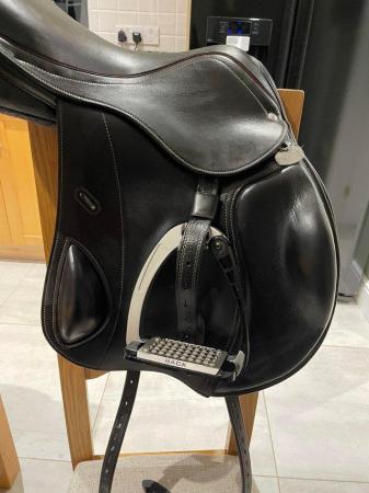 Image 3 of Beautiful 17 inch XW loxley by bliss black jump saddle