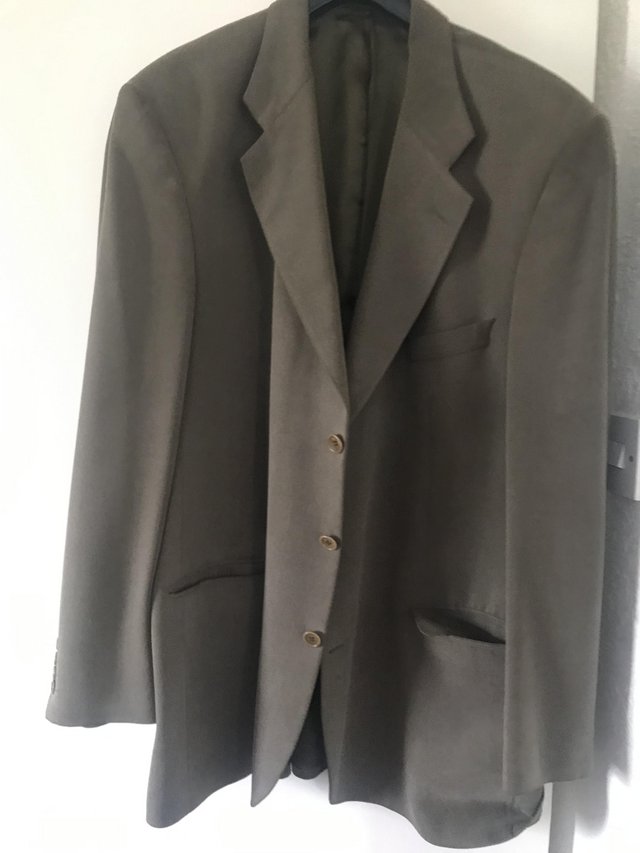 Preview of the first image of Mens blazer size large very good condition.