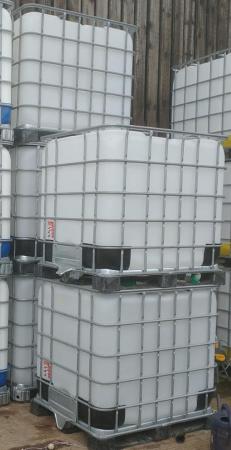 Image 2 of 1000 litre IBC container