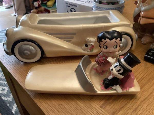 Image 3 of Betty Boop In 1930 Car & Bimbo’Bed Of Roses’Collectible Figu