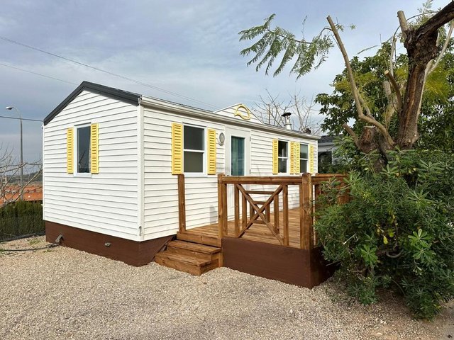 Preview of the first image of O'Hara Summer Cottage 2 bed mobile home Xativa Spain.