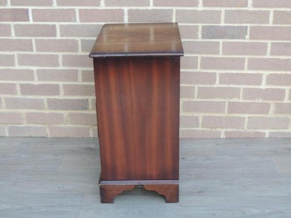 Image 12 of Bedside Table / Nightstand (UK Delivery)