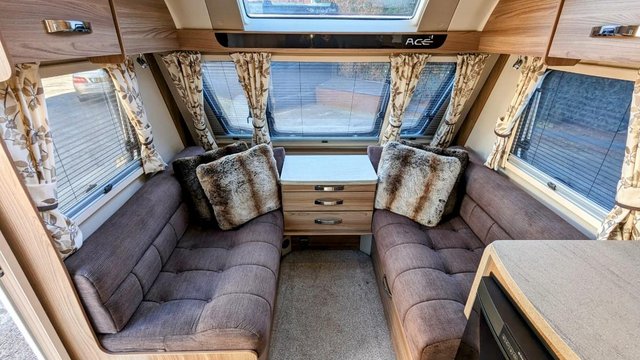 Image 4 of SUPERB SWIFT ACE ENVOY - 2017 4 BERTH CARAVAN WITH AWNING