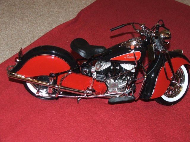 Preview of the first image of Indian chief 348(1948) by Guiloy model motorcycle.