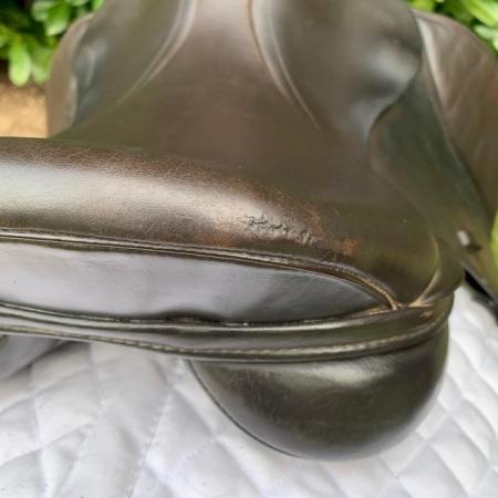 Image 15 of Kent & Masters 15.5 inch Pony Club saddle