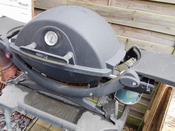 Image 1 of Weber Q100 BBQ and stand