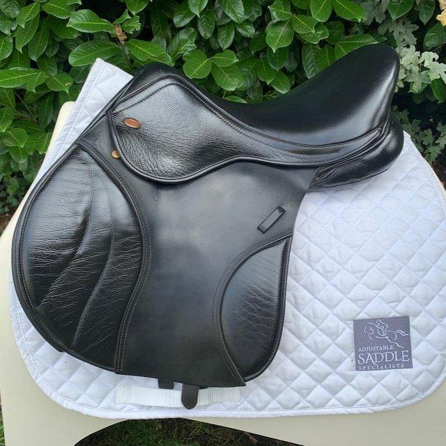 Preview of the first image of Kent and Masters 17 inch  S series jump saddle.