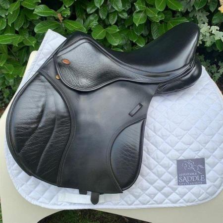 Image 1 of Kent and Masters 17 inch  S series jump saddle