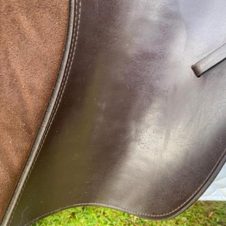 Image 3 of Thorowgood T4 17.5 inch gp saddle (S3058)