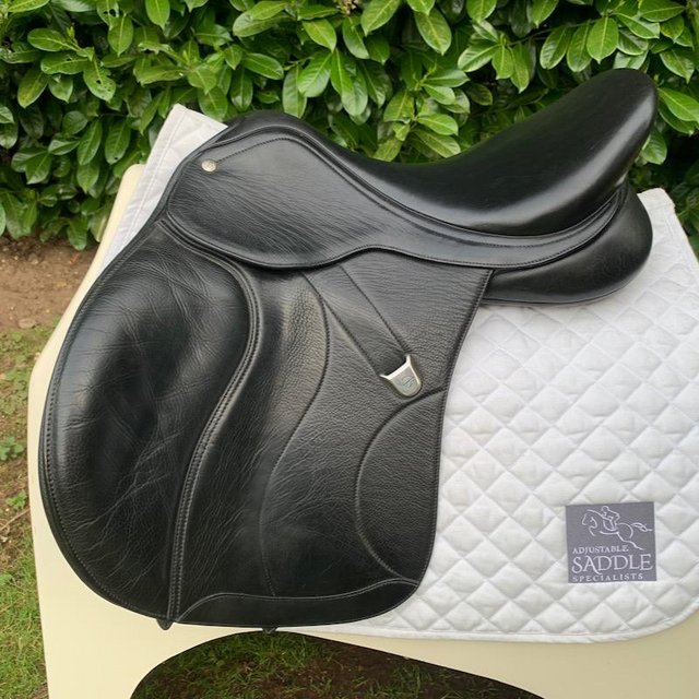Preview of the first image of Bates All Purpose Luxe 17" GP saddle (S3142).