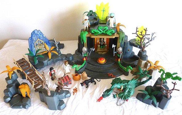 Preview of the first image of PLAYMOBIL DRAGON’S TEMPLE No. 3841, RARE VINTAGE MODEL, 1989.
