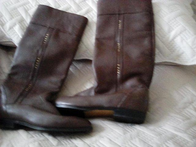 Preview of the first image of Ladies Brown leather fashion boots.
