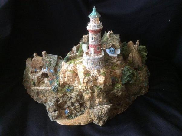 Image 3 of Lilliput Lane,Out Of The Storm.