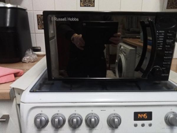 Image 3 of Very clean microwave for sale used every day