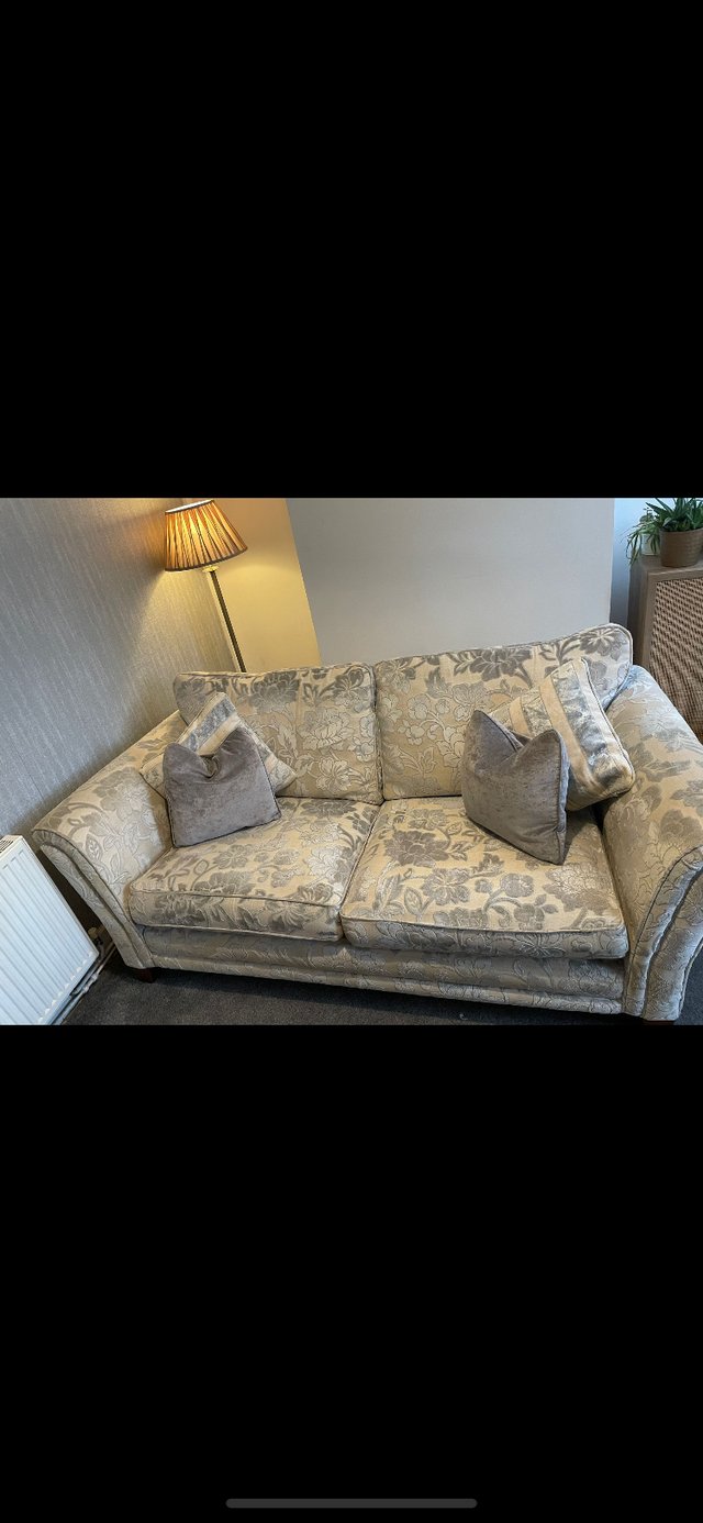 Preview of the first image of Sofa for sale pick up from L15.