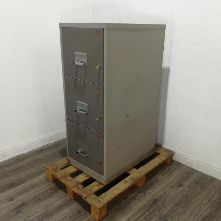 Image 2 of Chubb Fire Proof Cabinet, Mid Height, 3 Drawer, Lockable Wit