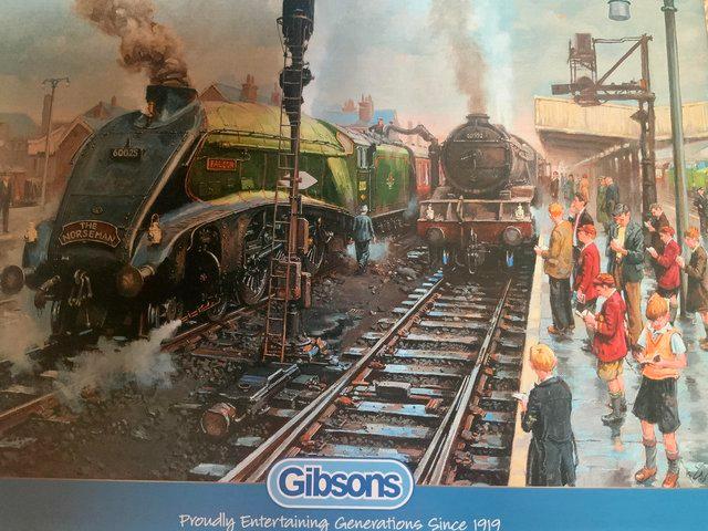 Preview of the first image of Gibsons 1000 piece jigsaw puzzle Spotters at Doncaster..