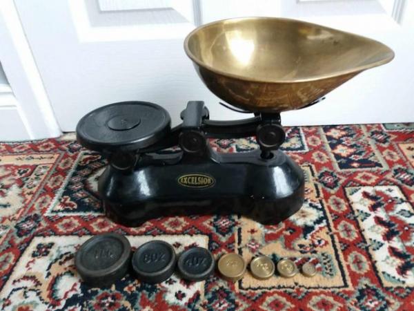 Image 1 of vintage Excelsior Kitchen scale comes with its weights £10-.