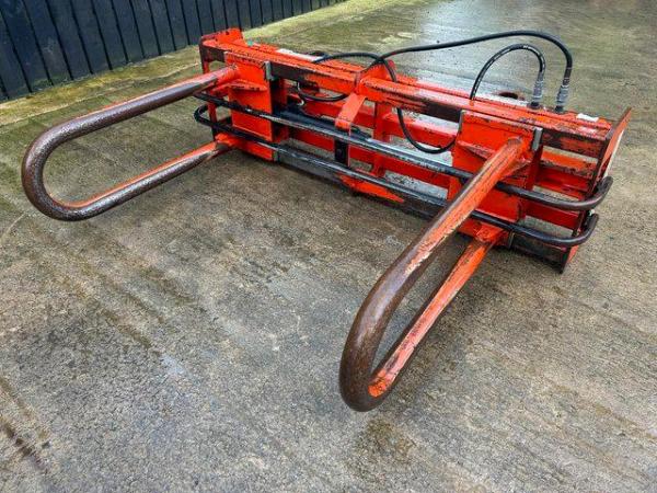 Image 1 of Browns big bale grab good condition