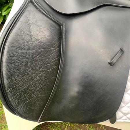 Image 2 of Kent and Masters 17.5" GPD saddle (S3118)