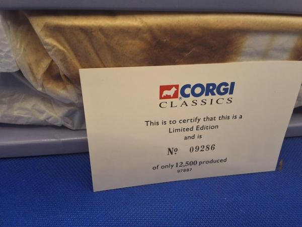 Image 2 of Corgi classics 97887 Chipperfield circus