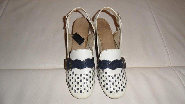 Image 2 of Vintage 1960's white and blue slingback ladies shoes