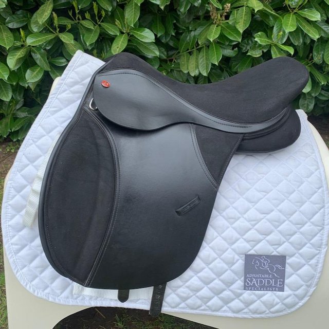 Preview of the first image of Thorowgood T4 17 inch Cob GP saddle.