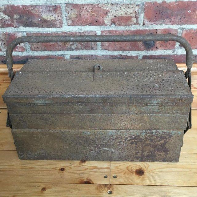 Preview of the first image of Vintage metal cantilever tool box. 5 compartments..