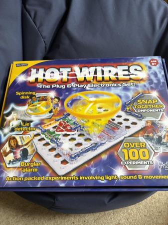 Image 2 of Hot wires electronics set