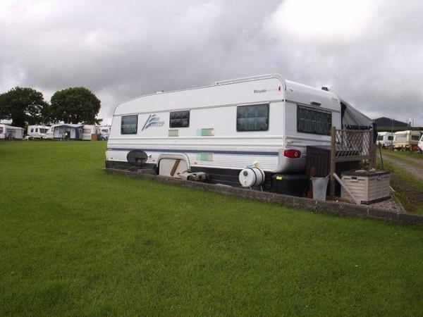 Image 1 of WILK 5-STAR TABBERT. IN IMMACULATE CONDITION. TWIN AXLE. AWN