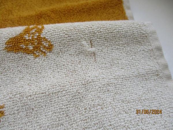 Image 2 of GIRAFFE PATTERN DECOR,Throw,bath mat,tumbler etc