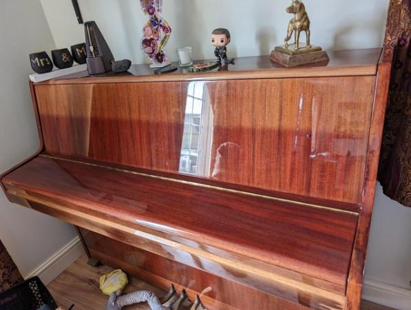 Image 2 of Reid sohn su110 upright piano